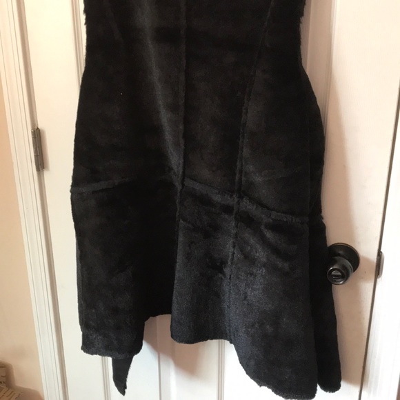 Vintage Faux Fur Draping Vest - Picture 7 of 7